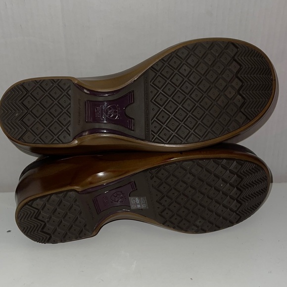 NWOT ARIAT HERA EXPERT WIDE LEATHER FLORAL EMBROIDERED WORK CLOGS - Picture 5 of 5